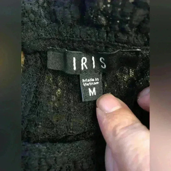 Iris black lace front ruffle key hole blouse top women medium - Picture 5 of 10